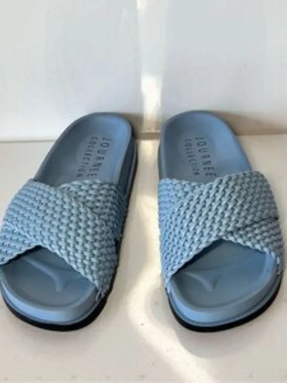 Journee Collection closure type